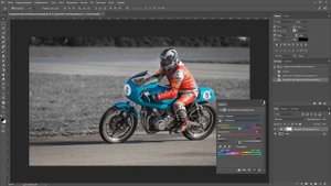 Как сделать черно белое фото с цветным объектом в фотошопе