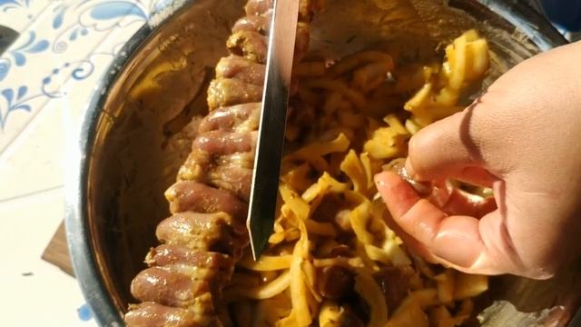 ШАШЛЫК ИЗ КУРИНЫХ СЕРДЕЧЕК_ ДЕШЕВО И СЕРДИТО смотреть онлайн