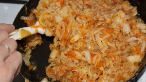 Пирог с капустой и рыбной консервой