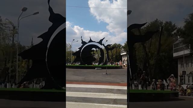 Памятник В.Цою в Караганде...Ураааааааа.... смотреть онлайн