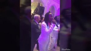 Афроамериканцы поют казахскую песню АСПАНГА КАРАЙМЫН! СУПЕР!!!