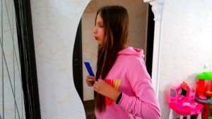 Ирочка сама ОТРЕЗАЛА свои длинные ВОЛОСЫ
