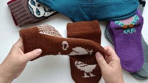 Вышивка на вязаных носках. Носки спицами в технике вязания двусторонним жаккардом