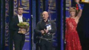 Пранкер Владимир вручает "Золотой граммофон"