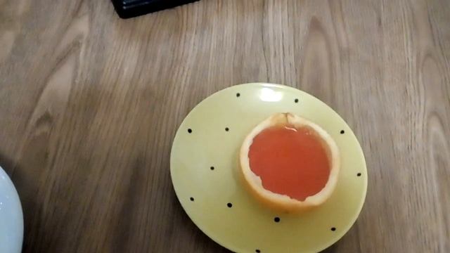 Десерт "Желе в Апельсине". Очень вкусно.