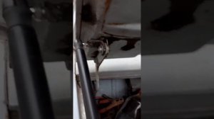Описание по установке лифтов на капот 2141