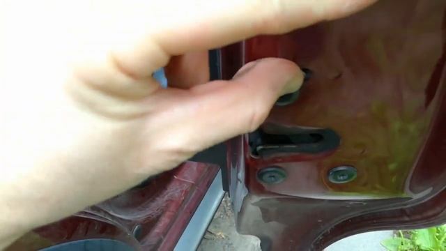 Защита от открывания двери ребенком на автомобиле Renault Sandero Stepway 2012