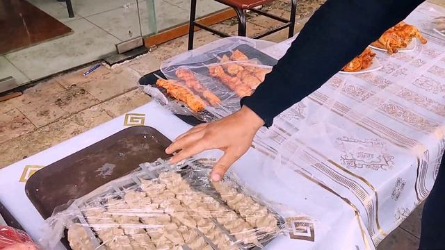 Что означает средний палец? Как и что едят в Бухаре. смотреть онлайн