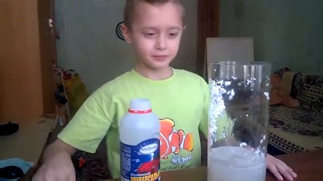 Как растворить пенопласт в ацетоне! Эксперимент! Опыты! смотреть онлайн