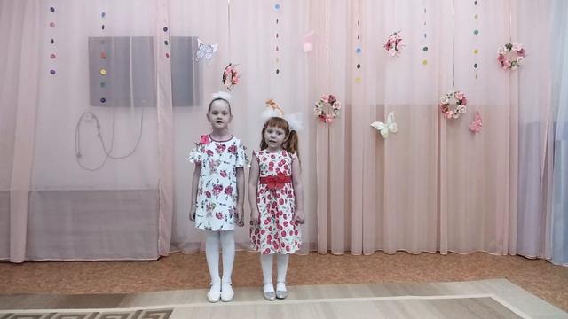 Дуэт "Соловушки" Мамай Дарья и Кудашева Вероника с песней "Подарок маме"