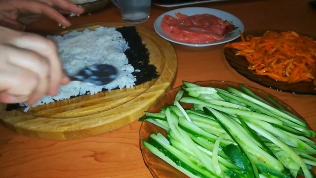 Рецепт: Как русские готовят Кимпаб (домашние роллы) Расскажем Как приготовить кимпаб? смотреть онлайн