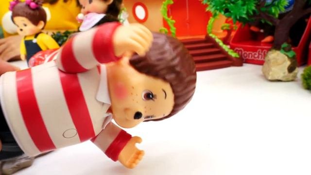 Новое видео для девочек. Игры в фигурки Мончичи. Веселые истории девочкам