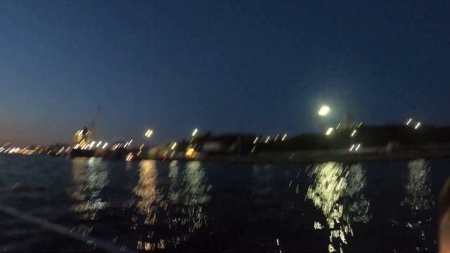Вечерние огни Владивостока. Экскурсия на катере вдоль побережья Владивостока.