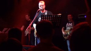 Александр Пушной исполняет на бис песню "Кисас, кисас, кисас"