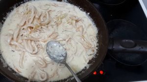 Кальмар в белом соусе с цветной капустой