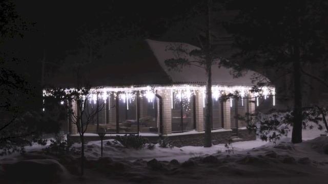 Новогоднее оформление загородных домов, украшение коттеджей, новогодняя иллюминация дома