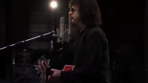 Jeff Lynne & Richard Tandy Reunite for Evil Woman