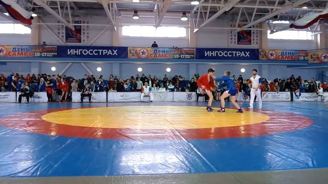 Первенство УФО по самбо среди юношей и девушек 12-14 лет-ковер 2 - смотреть видео онлайн от «Каратэ Хайп» в хорошем качестве, опубликованное 2 января 2024 года в 18:02:03.