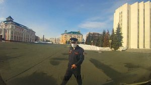 ЗНАКИ  есть, где они не нужны и нет там, где нужны...