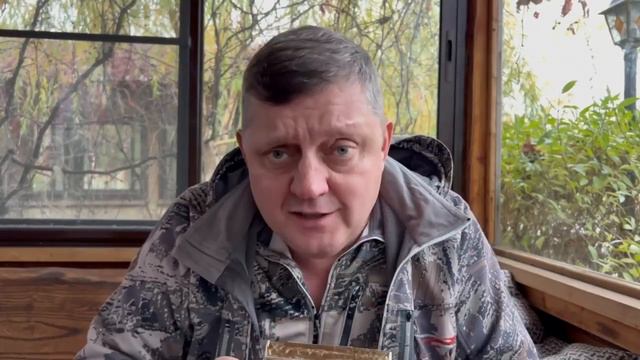 «Зарабатывает на том, что Россию ненавидит»:Олег Пахолков — о предательстве владельца «Зимней вишни смотреть онлайн