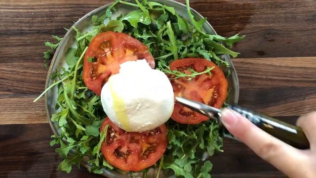 Heirloom Tomato & Burrata Salad смотреть онлайн