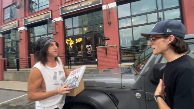 Loading in at the GIBSON GARAGE in Nashville for event on Oct 14th. 4:00 - 6:00 смотреть онлайн