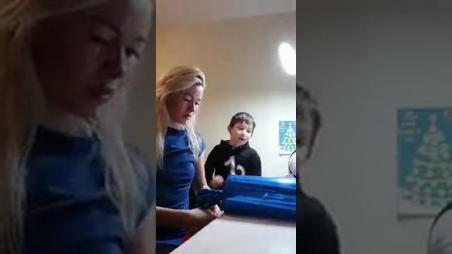 новогодняя игрушка. конфета, шар на уличную ёлку, декабрь 2021 смотреть онлайн