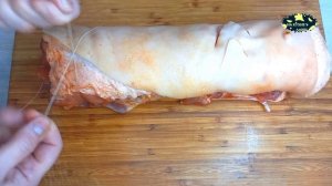 Готовлю из Свинной Грудинки очень вкусный Мясной Рулет.mp4