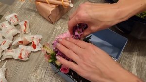 Цветы в коробке.Это Бесплатный урок по составлению букета из живых цветов.