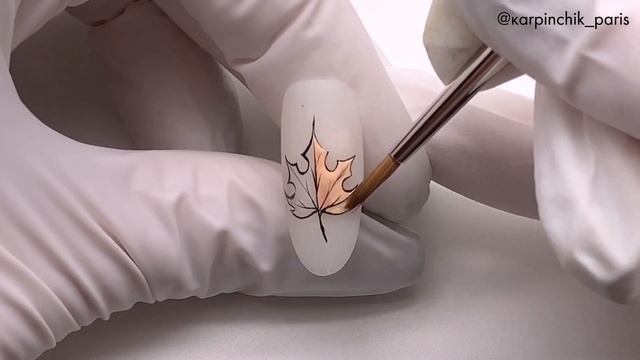 Как рисовать клен на ногтях?|Осенний дизайн маникюра пошагово |Екатерина Карпинчик смотреть онлайн