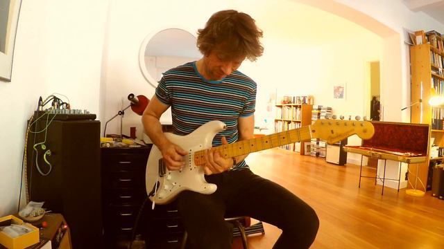 2013 Fender Custom Shop 1956 Stratocaster Heavy Relic (white blonde) soft V Neck смотреть онлайн