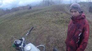 Покатушка на ИЖ Планете3 и Юпитере5  ГРАД БЬЁТ В ЛИЦО
