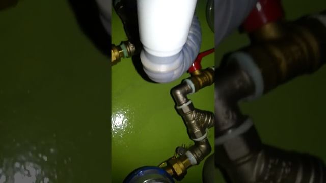 08.06.2013 г. диверсия на стояке с холодной водой где установлен счетчик "Бетар" смотреть онлайн