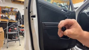 How to remove 2020 vw Tiguan front door panel