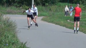 Inline Skating Training from Young Skaters. Тренировка  юных конькобежцев. Как кататься на роликах!