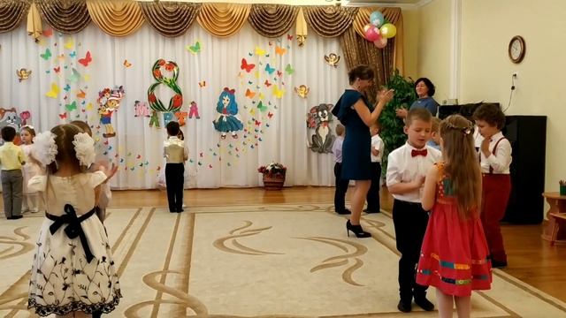 Парная пляска "Веселый танец"(старшая группа) Коломна, детский сад 15 "Светлячок"