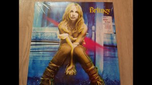 Britney Spears - Britney (Yellow Vinyl) LP распаковка