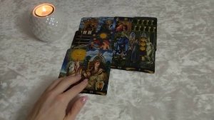МУЖЧИНА НЕ ВЫХОДИТ ИЗ ГОЛОВЫ! ДУМАЕТ ЛИ ОН О ВАС? Таро гадание