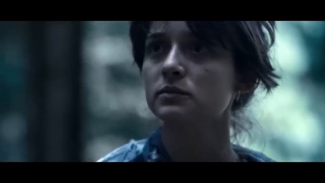 Инфицированный дождь уничтожает большинство людей, заставляя их прятаться в бункерах смотреть онлайн