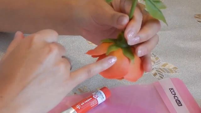 Чем красить и тонировать цветы из холодного фарфора