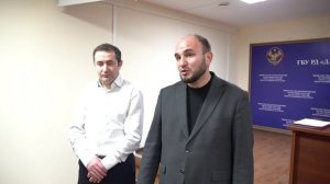 Главный врач ГБУ РД "ДЦМК" Наби Кураев вместе с заместителями поздравили специалистов с наступающим