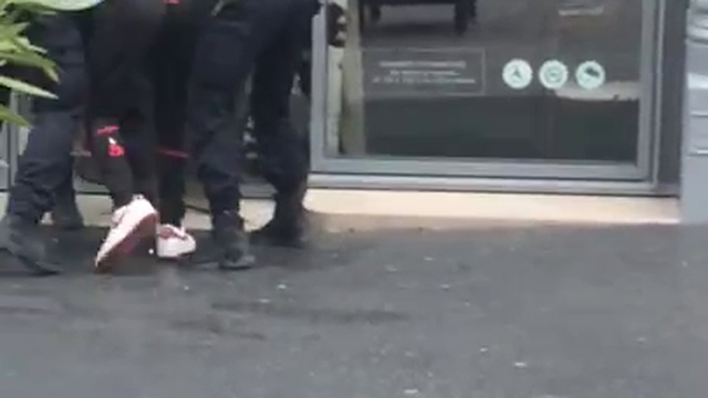 bavure policiere Violence de CRS au Lycée Bergson 24-03-2016