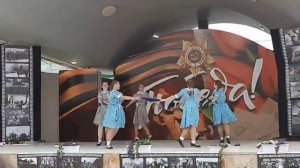 Ансамбль народного танца "Искорка"; Возраст: 12-14 лет; Сюжетный танец "Синий платочек"