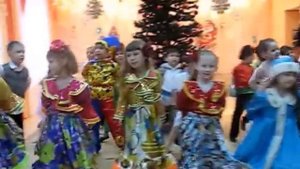 Танец вход на Новогодний утренник
