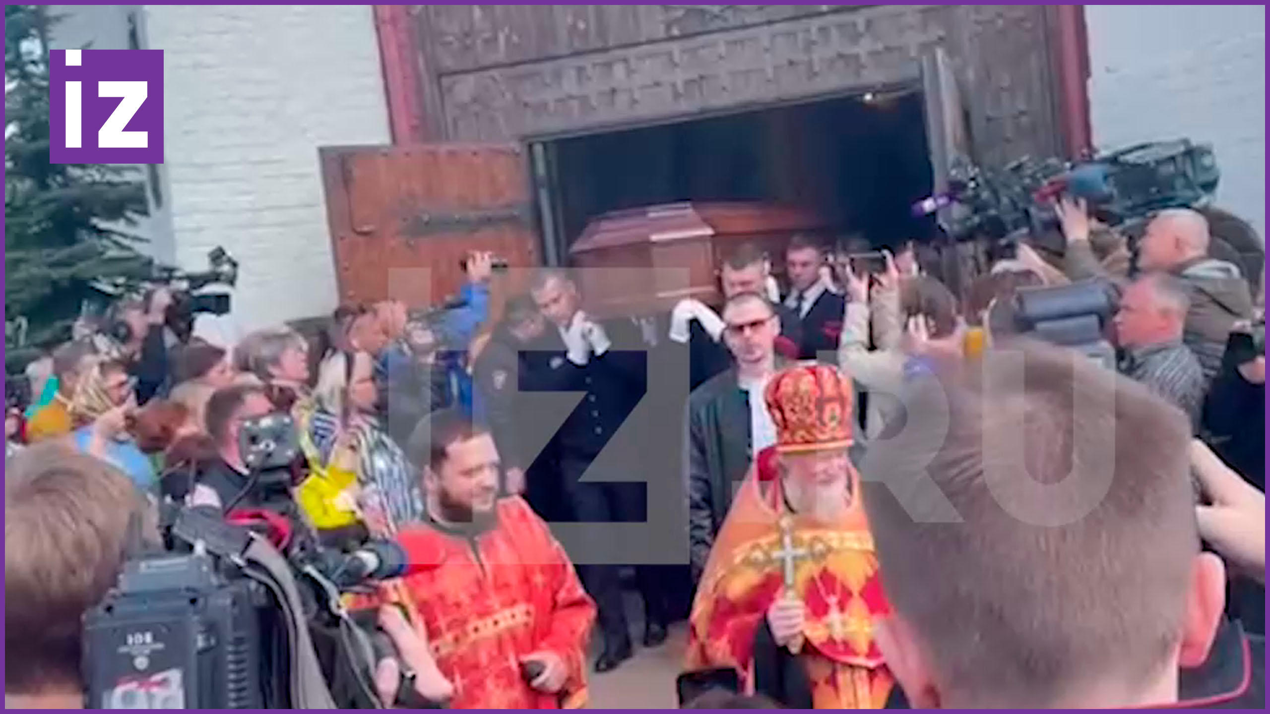 Видео: Вячеслава Зайцева аплодисментами проводили в последний путь / Известия