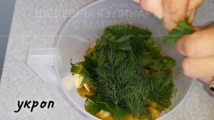 Бутерброды с солёными огурцами, сырком "Дружба" и шпротами