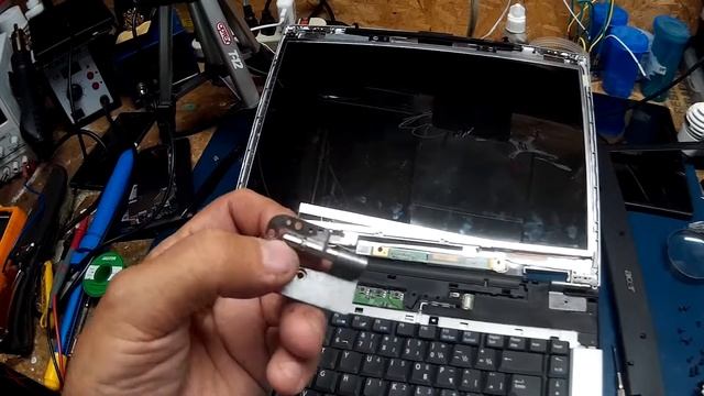 acer Aspire 3610(seized hinges fix) смотреть онлайн