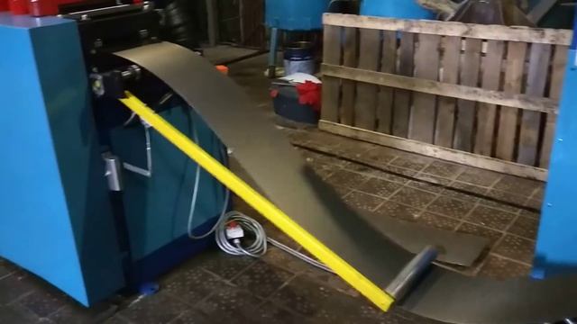 Автоматическая линия подачи рулонного металла для штамповки смотреть онлайн