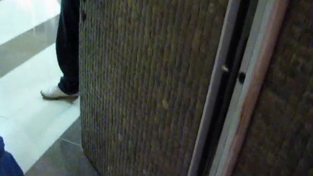 Установка дверного полотна облицованного мозаикой из кокоса смотреть онлайн