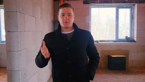 Обзор дома из газобетона с каминным залом и большой террасой